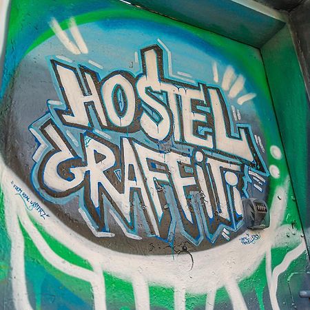 Hostel Graffiti Krakow Luaran gambar