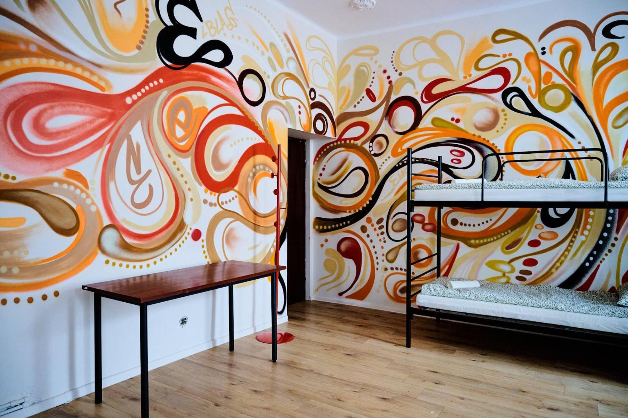 Hostel Graffiti Krakow Luaran gambar