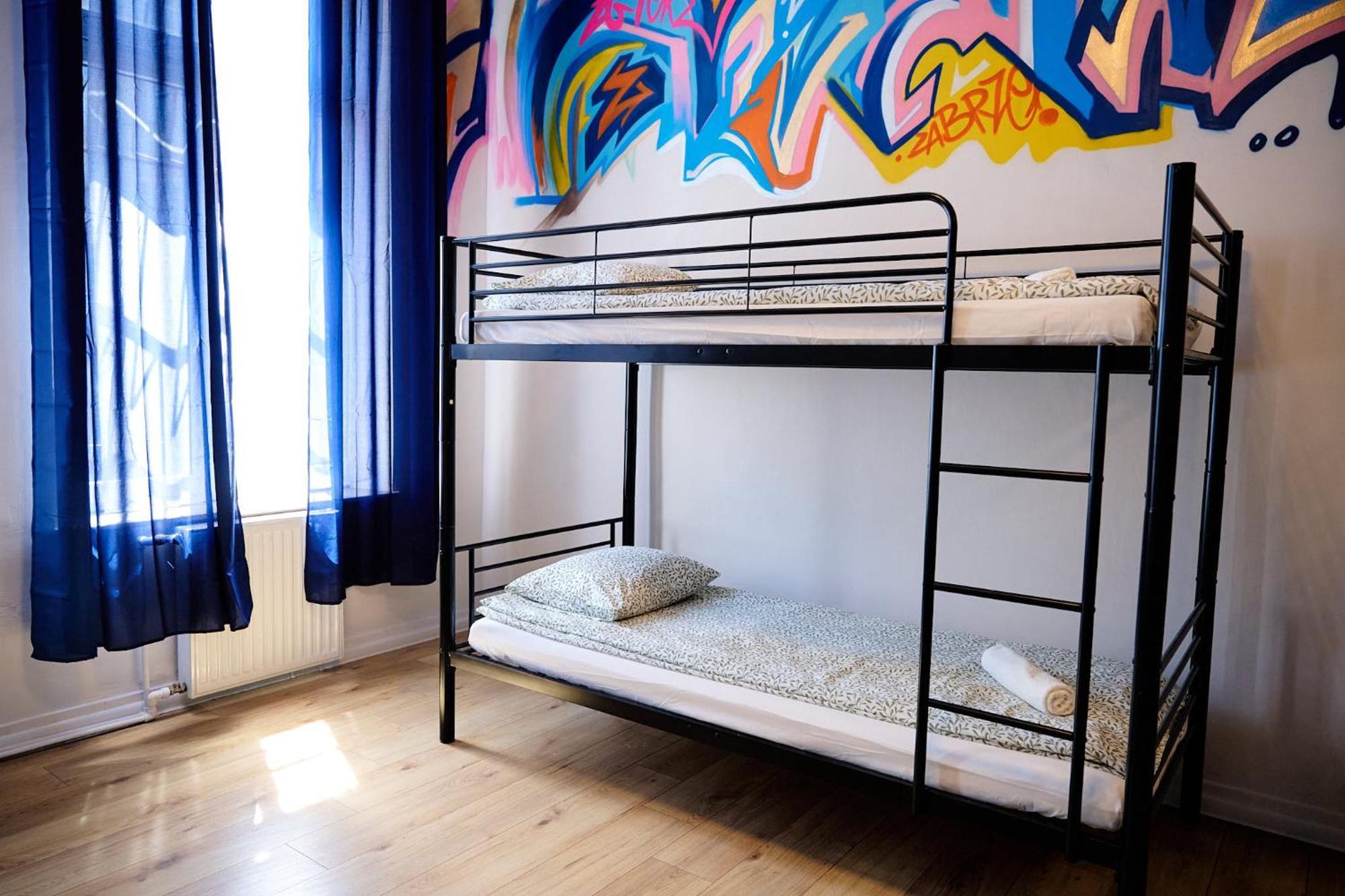 Hostel Graffiti Krakow Luaran gambar