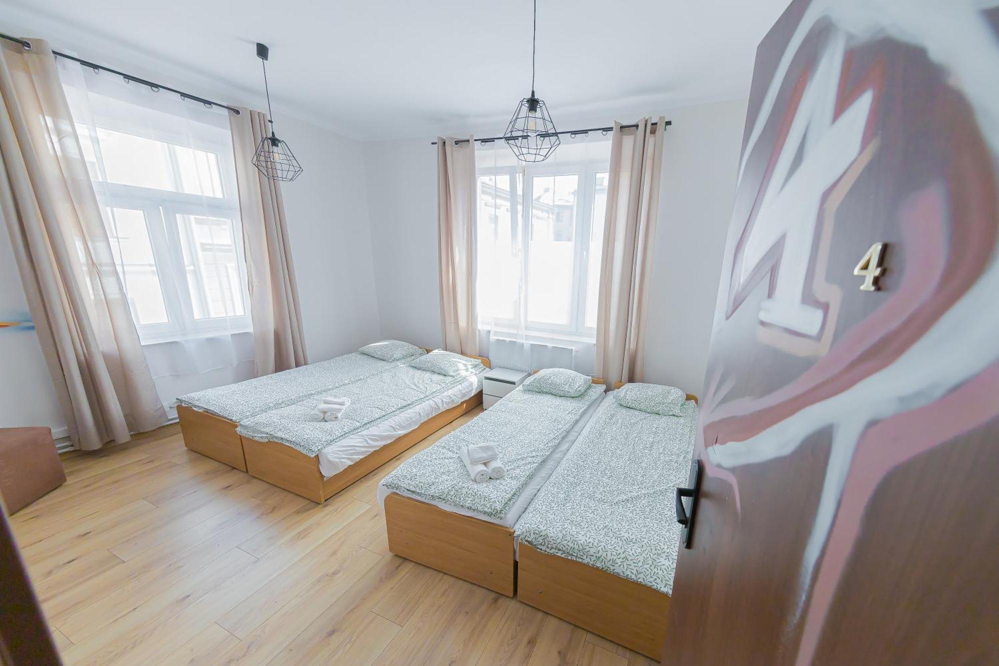 Hostel Graffiti Krakow Luaran gambar