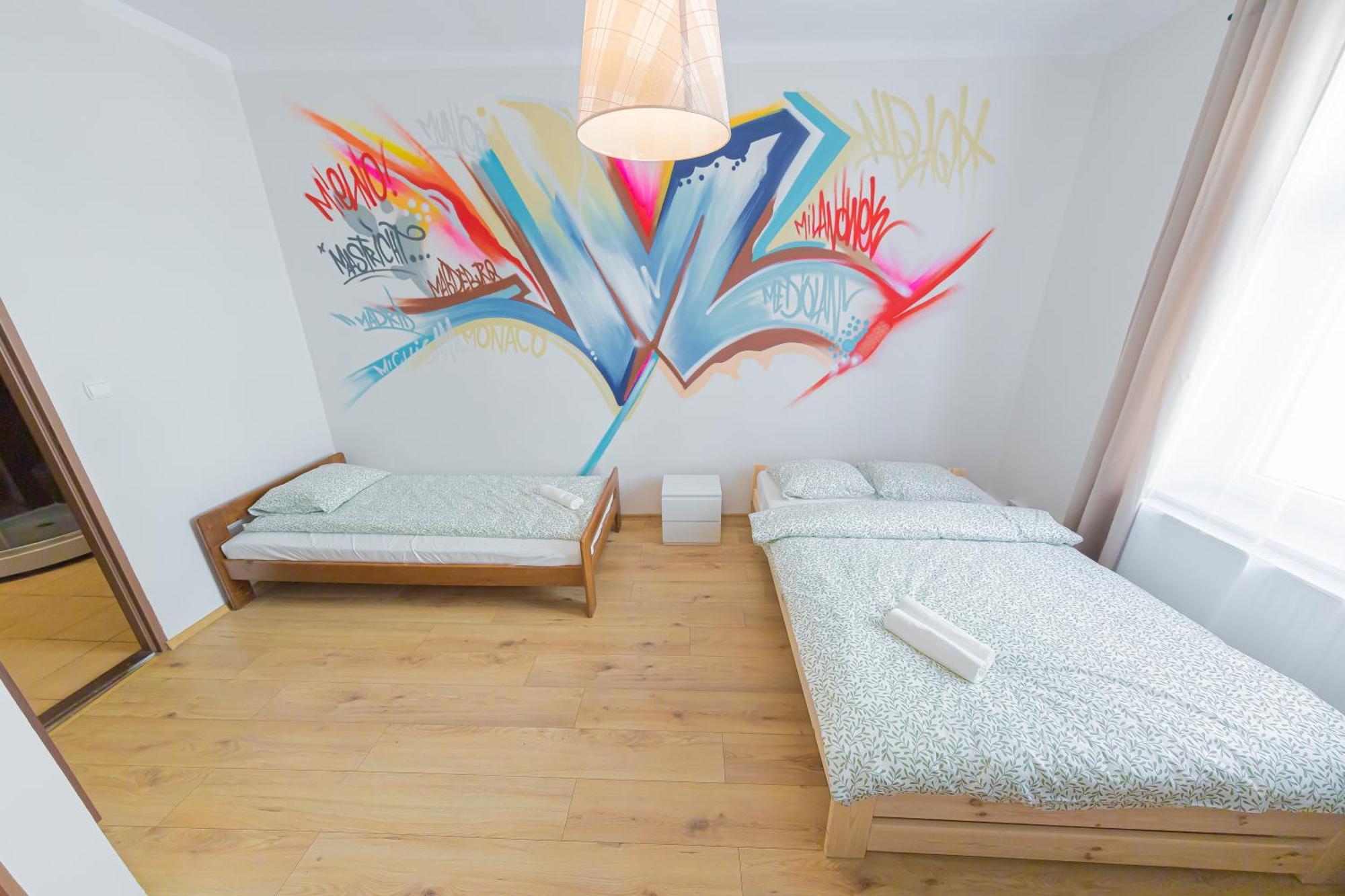 Hostel Graffiti Krakow Luaran gambar
