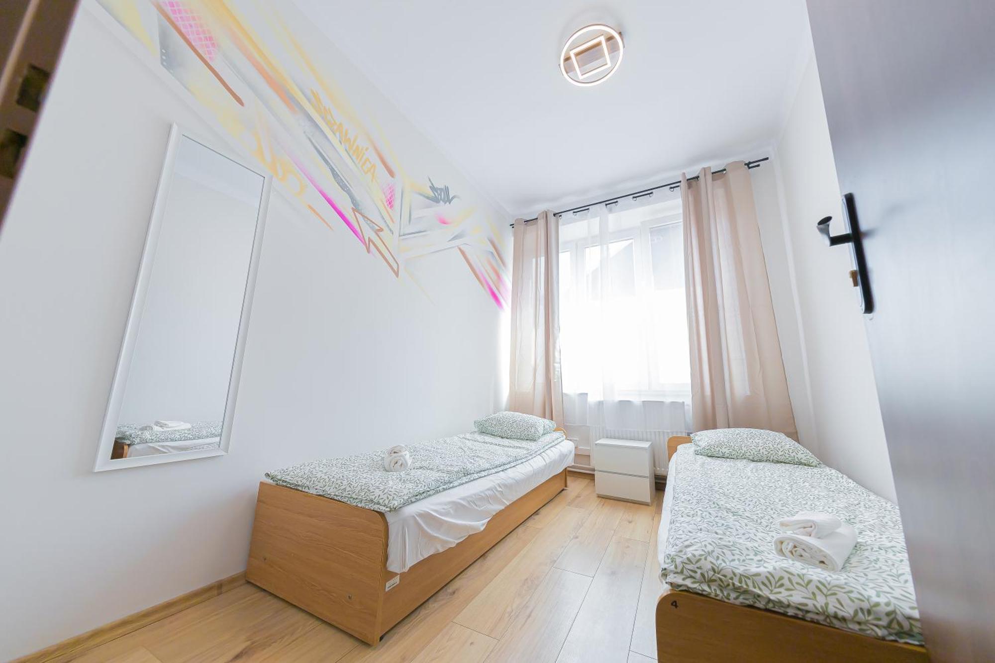 Hostel Graffiti Krakow Luaran gambar